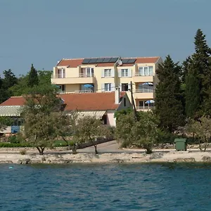apartman-basioli1.hotelinzadar.com/